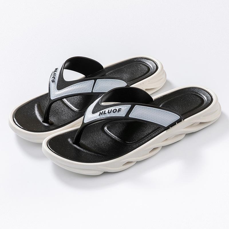 

Летние шлепанцы мужские для улицы сандалии с перепонкой уличные шины пляжная обувь нескользящие тапочки 43/44