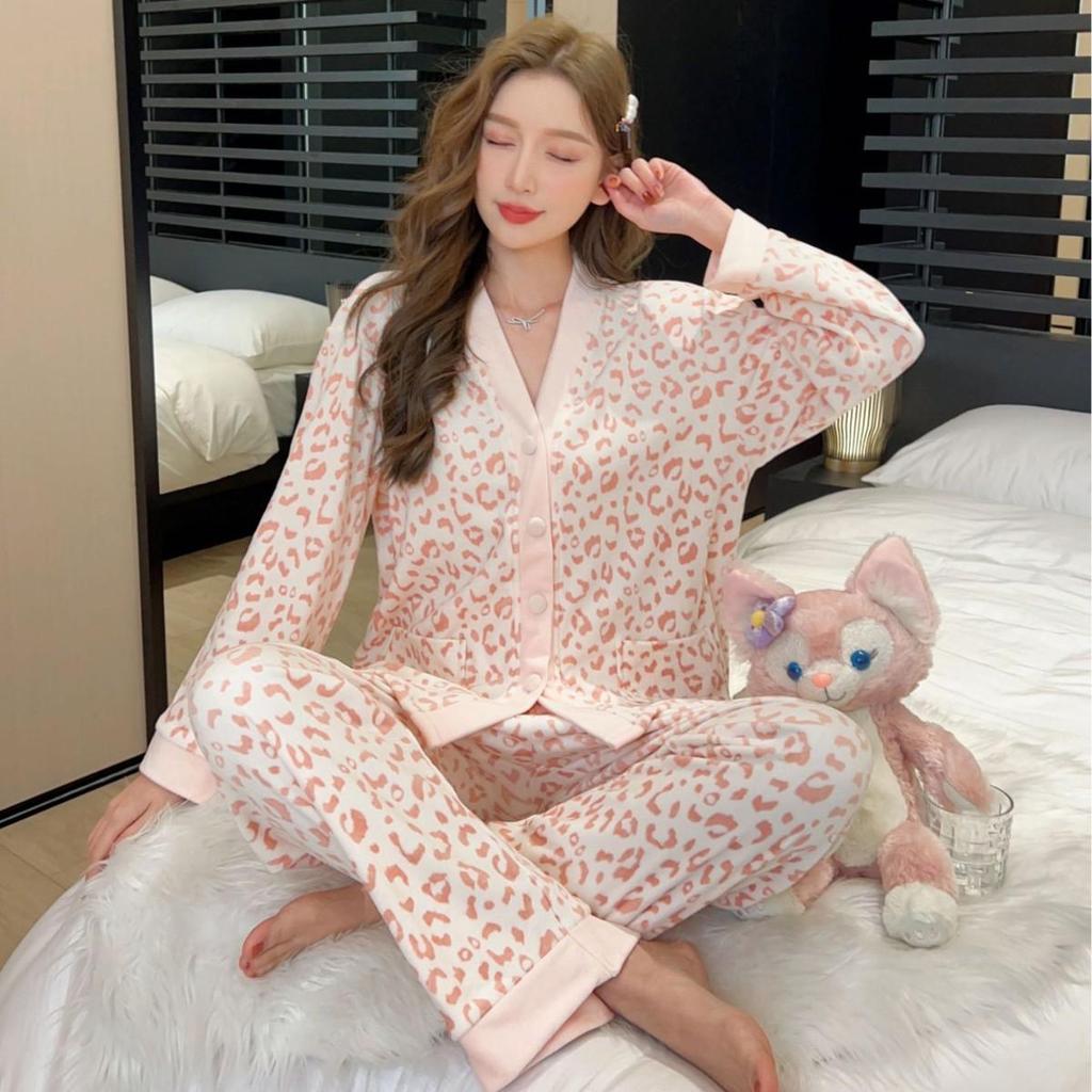 Women's Sweet Leopard Print V-Neck Fleece Pajama Set - Cozy Long Sleeve Homewear for Autumn/Winter