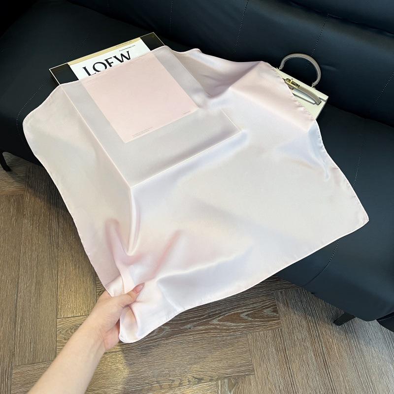 New silk scarf women's fashion versatile high-end small square scarf Korean version neck protection scarf spring and autumn retro scarf binding bag