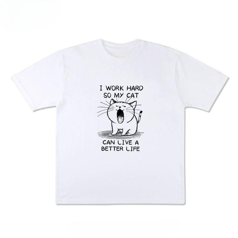 Я много работаю, чтобы у моего босса была лучшая жизнь. Английская футболка с коротким рукавом из чистого хлопка с котом S