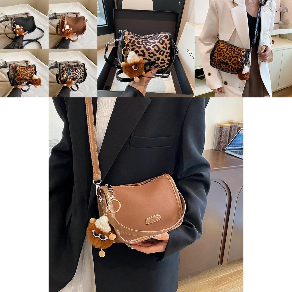 Trendy Leopard Print Pu Shoulder Bag For Daily Use Stylish And Versatile Design