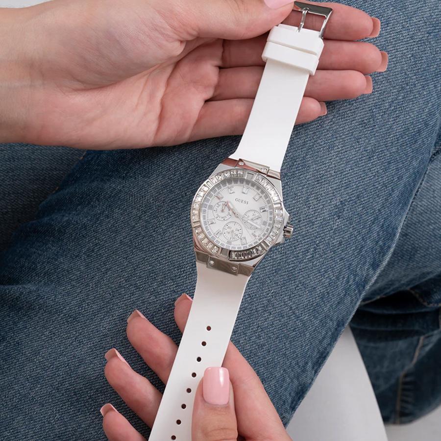 Guess Orologio da Donna al Quarzo Bianco a Tre Lancette con Cinturino in Silicone - GW0118L3
