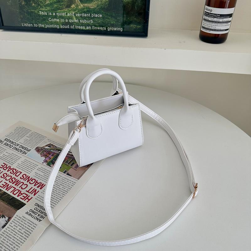

Summer new crossbody mini square bag simple retro fashion niche women s shoulder handbag One size