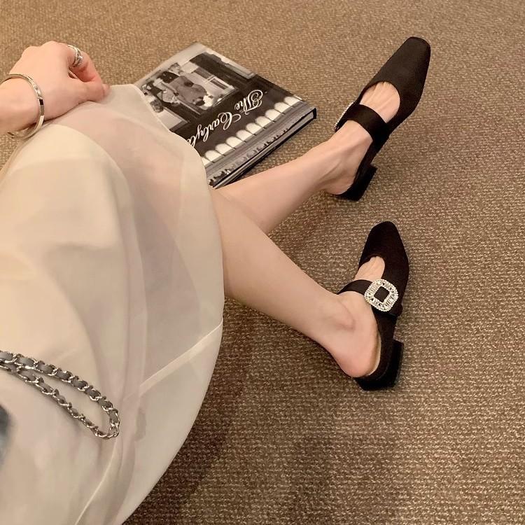 Grape mother summer new model, sparkling diamond buckle small square head width word with commuting versatile low heel temperament half drag girl