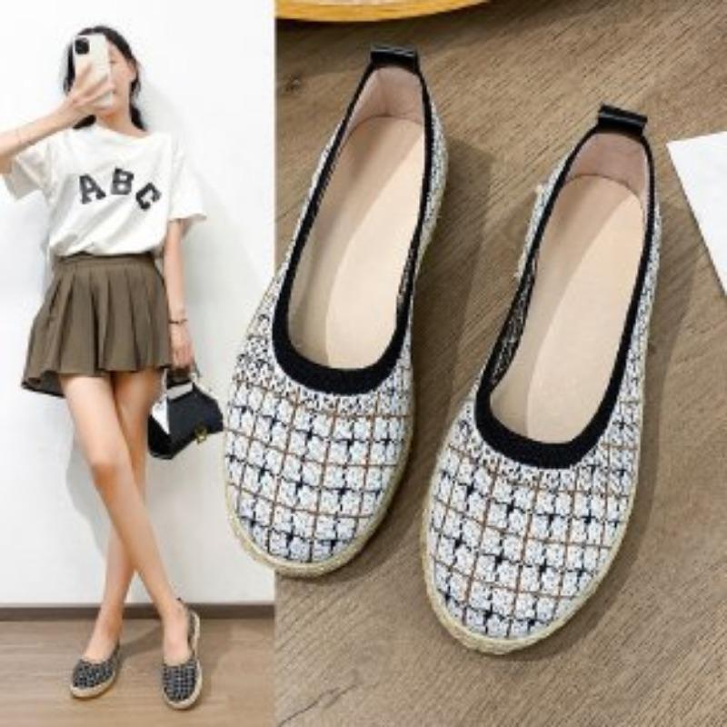 

Autumn new large-size fly-woven one-pedal round-head single shoes breathable women s casual knitted shoes 36
