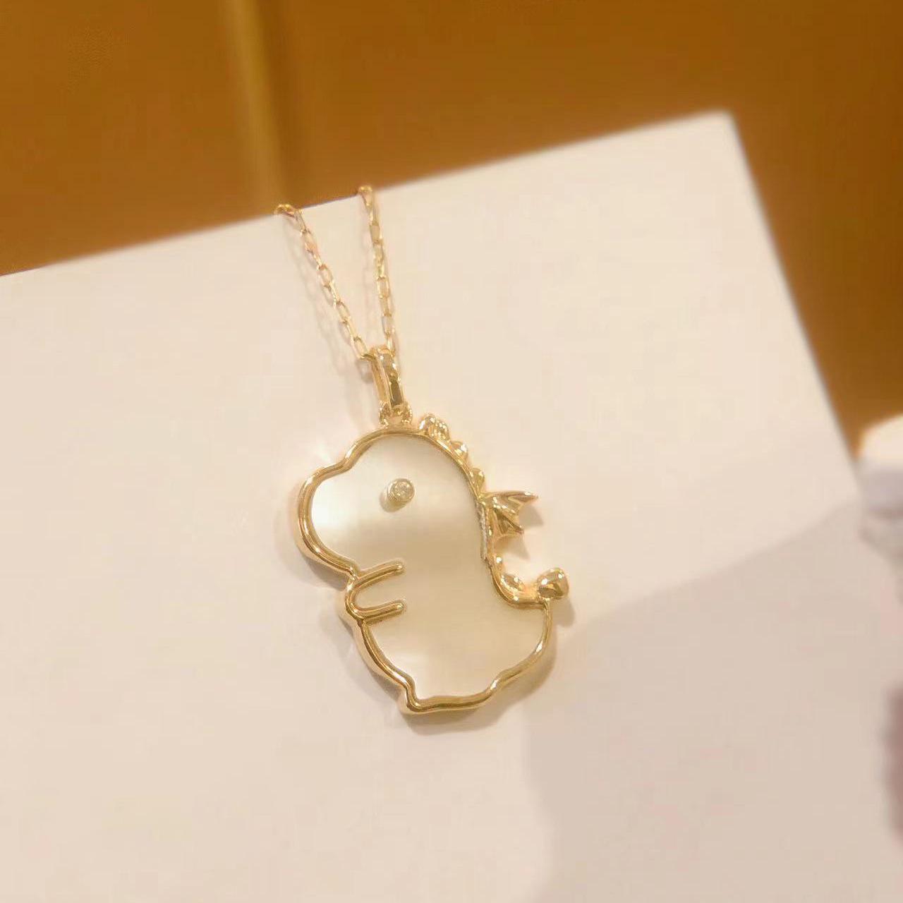 

Милое ожерелье-цепочка на ключицу Moe Q Girl Heart из стерлингового серебра s925 с золотым покрытием и подвеской-динозавром из белого перламутра для женщин 925 Silver