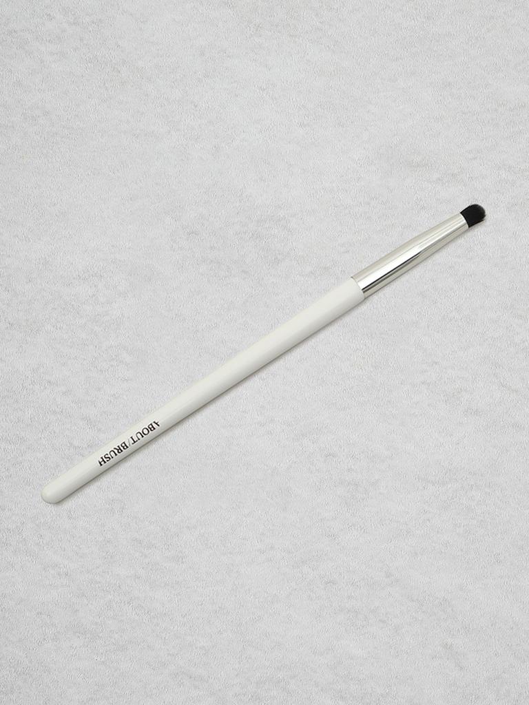 Precision Bullet Tip Eyeshadow Brush 501