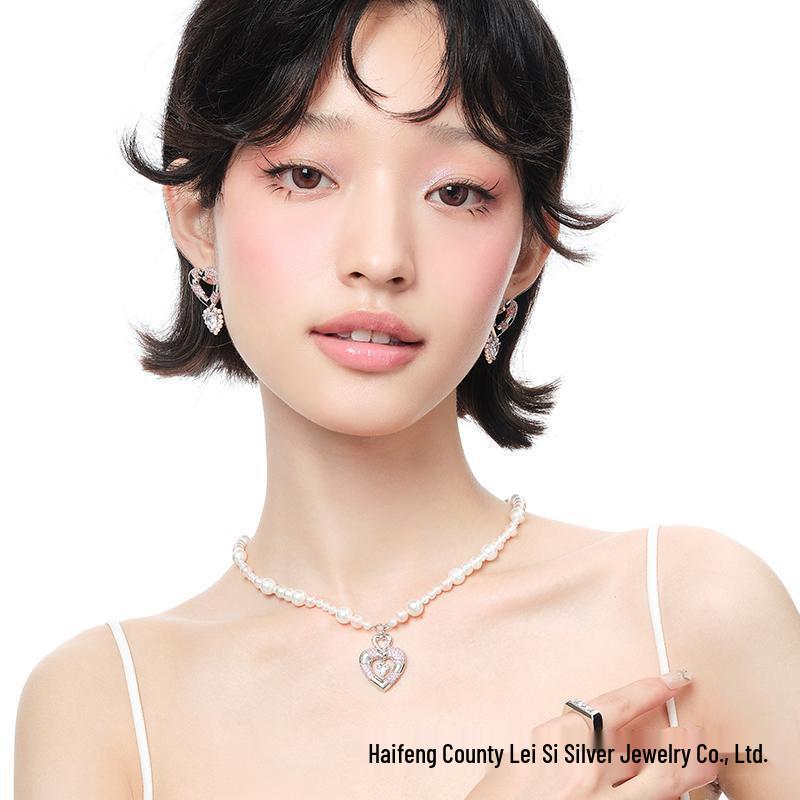 Berry's "Extraordinary Heart" Pink Diamond Earrings - High-End Women's Heart Pendant Jewelry.