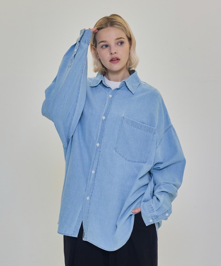 CARGOBROS FOR WOMAN Oversized Rolling Denim Shirt (Light Blue)