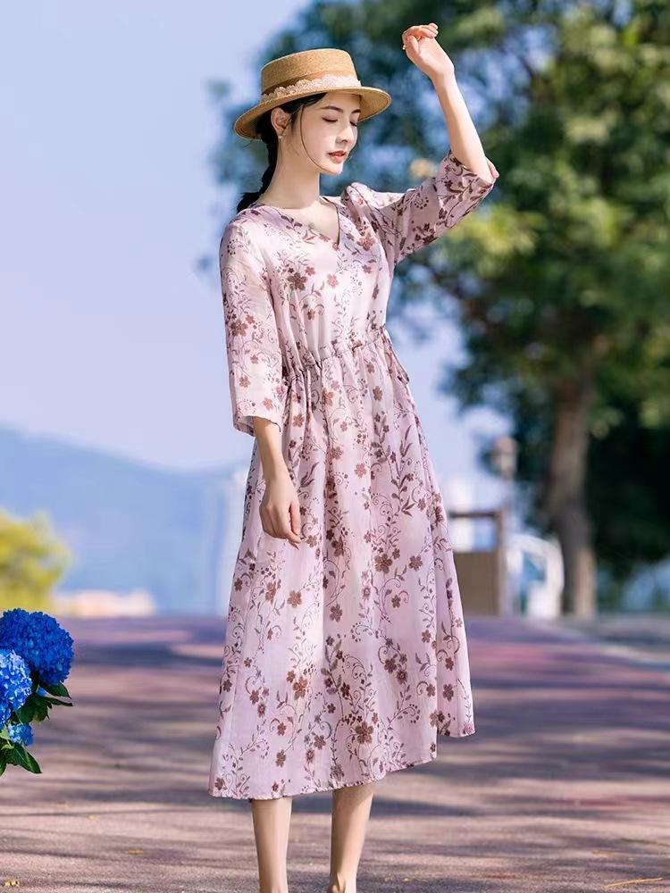 

Сукня з бавовни та льону з принтом, з рукавом сім чвертей та V-подібним вирізом, для жінок, літня нова колекція 2025, вільний крій, темпераментна, маленька свіжа квіткова сукня 2XL рожевий