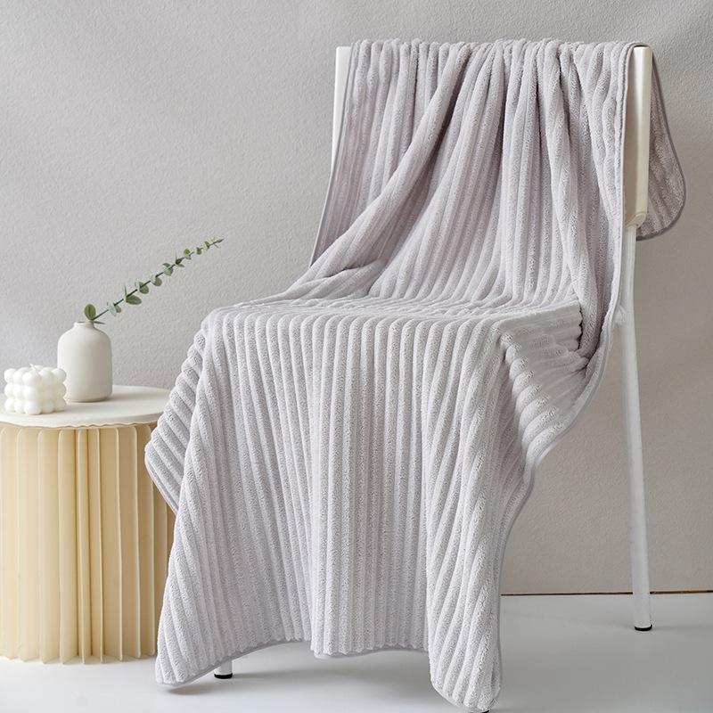 Coral Fleece Bath Towel, Thickened and Enlarged 90 * 170, Covering The Body. Adult Quick Drying and Absorbent Swimming Gift Bath Towel