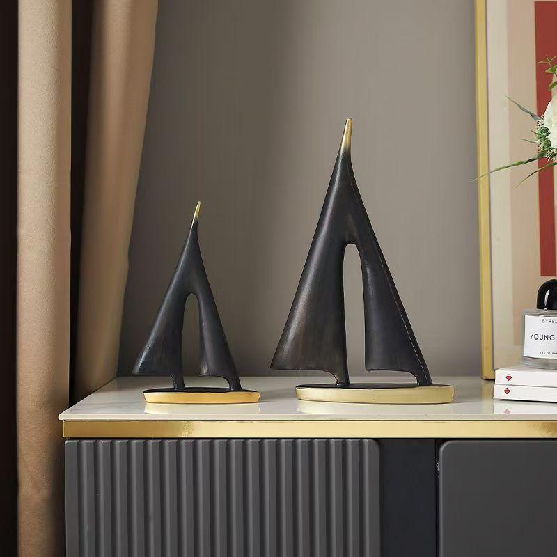 Creativity Smooth Sailing Sailboat Ferry Hollow Out Resin Golden Crafts Ornaments Modern Home Decoration Furnishings