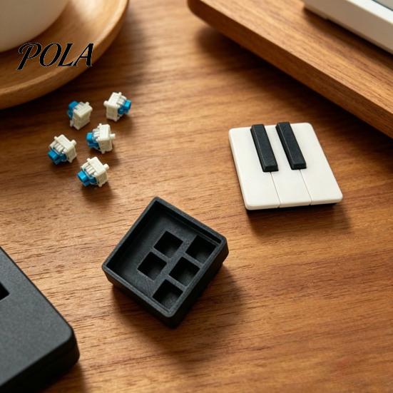 Commuter Stress Toy 2Pcs Keychain Pendant, 3D Printed Mini Piano Keys Relief Toy, Smooth Buttons Musical Key Chain with Metal Ring, Black White Design