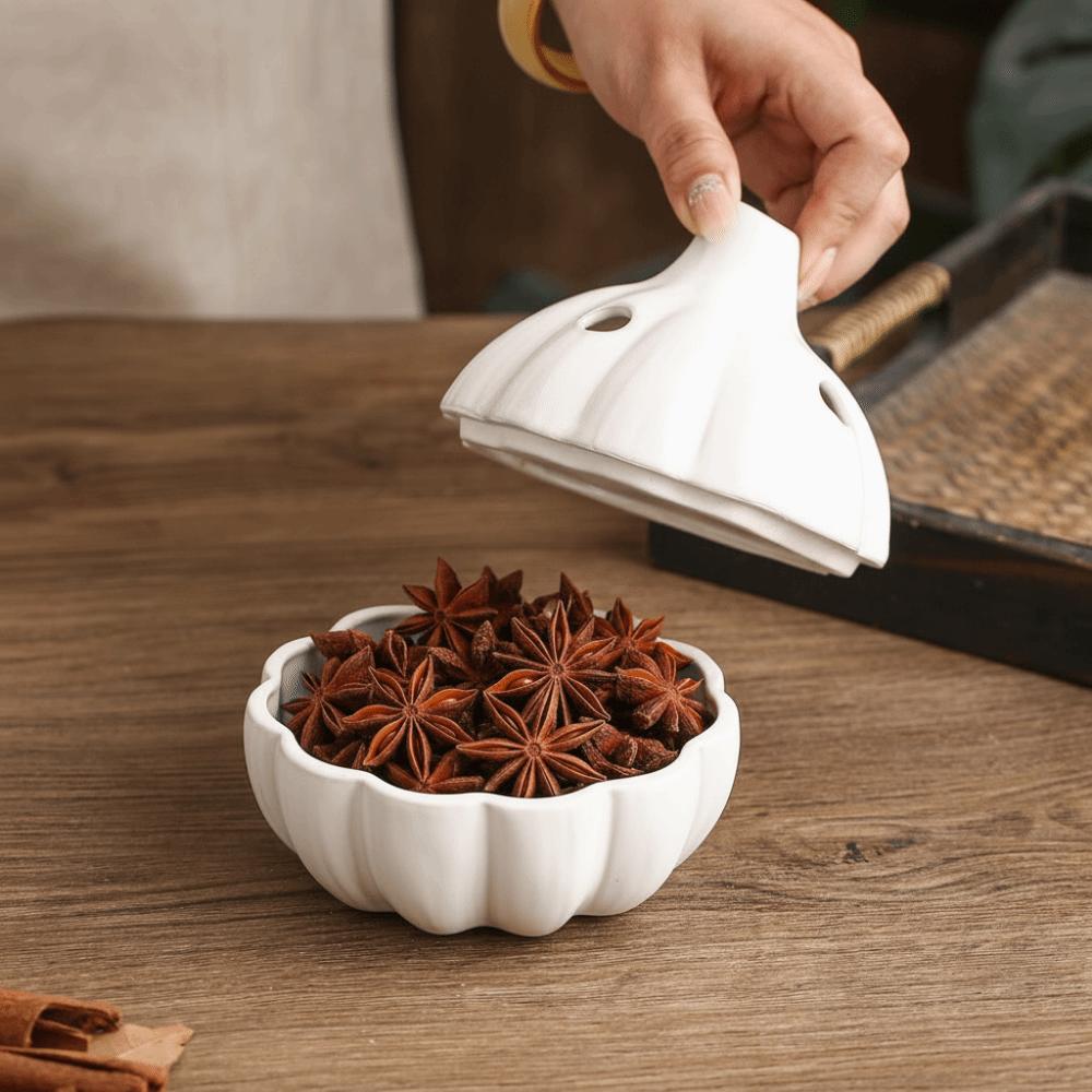 Well-ventilated Garlic Storage Tank Garlic Shaped Dried Chili Storage Can Kitchen Counter-top