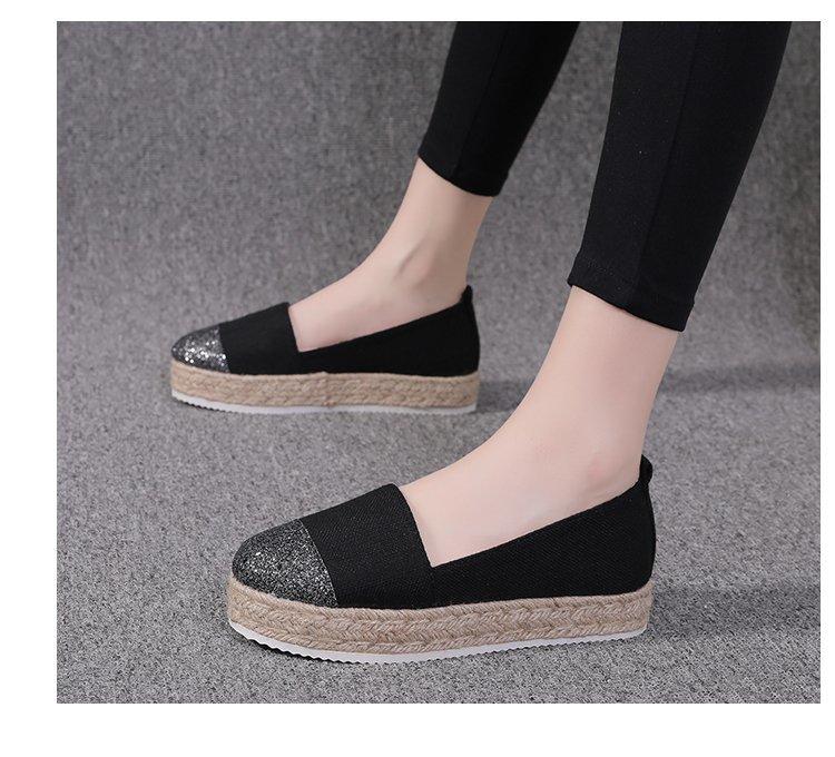 

2024 Новые осенние женские повседневные туфли на плоской подошве в стиле пэчворк мокасины лоферы эспадрильи белые/черные большие размеры 34-43 WFS306 37 чёрный