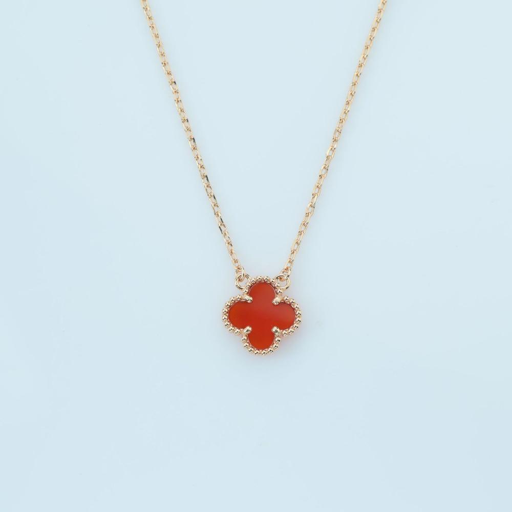 Four-leaf Clover Necklace Fashion Luxury Agate Chalcedony Women's Clavicle Chain Pendant
