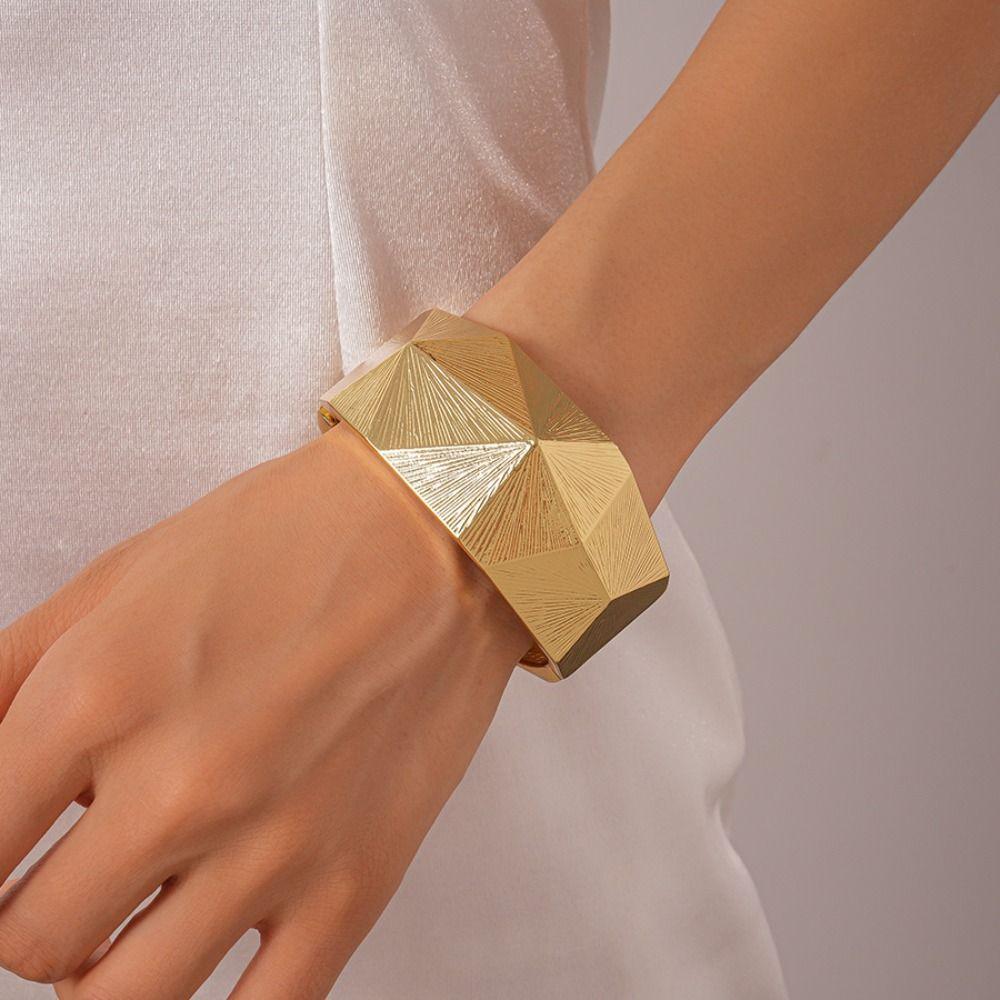 Metal Spring Bangles Europe American Style Exaggerated Bracelet Temperament Wide Open Bangle Girls