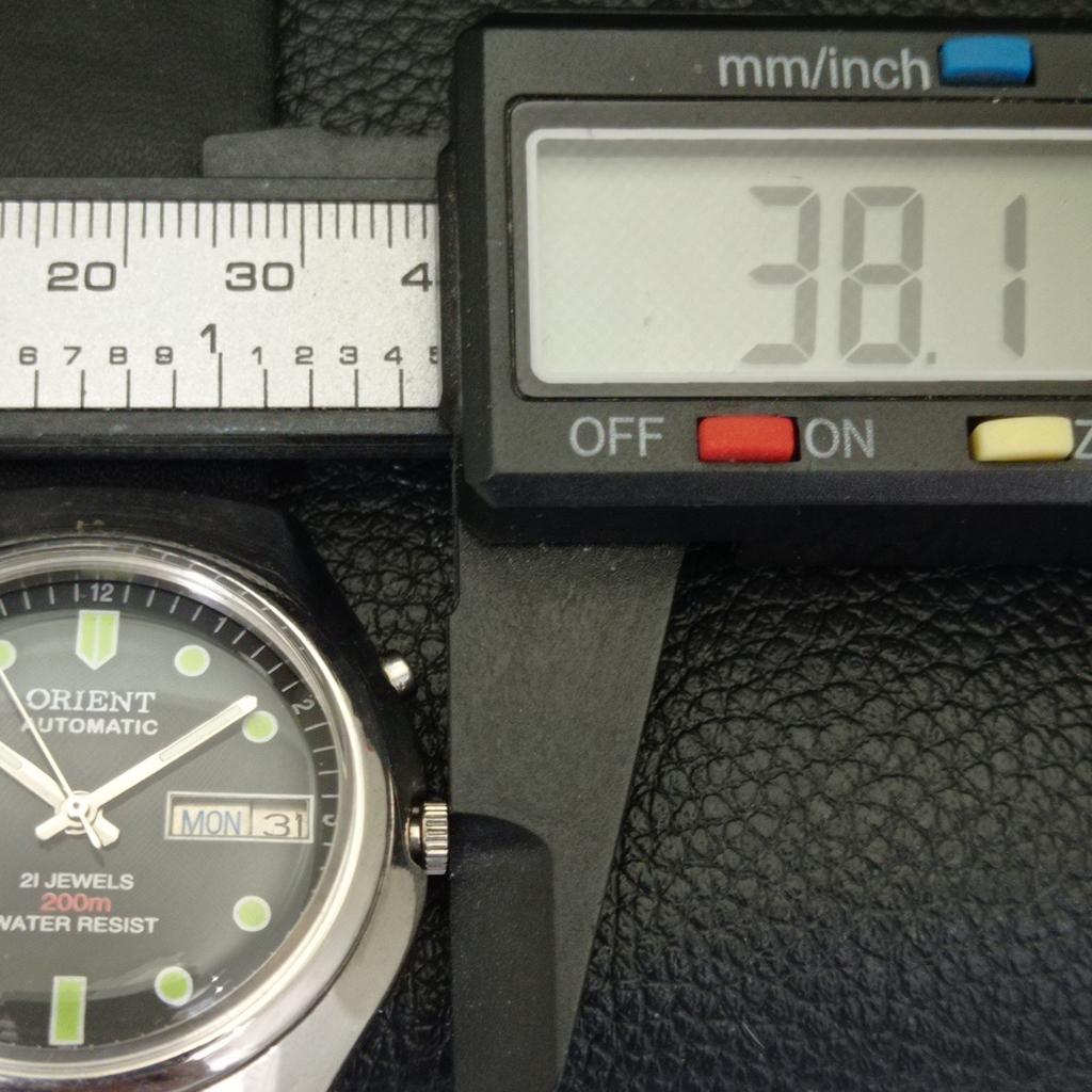 VINTAGE ORIENT AUTOMATIC 46943 JAPAN MENS BLACK COLOR DIAL WATCH a700716-5 R204-a700716