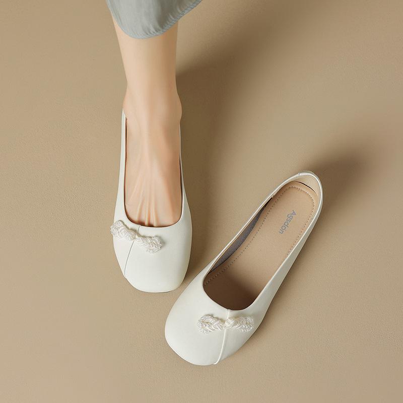 Augu Shideng single shoes women's 2025 new summer flat-bottomed retro temperament one-pedal shallow-mouth soft-soled Doudou shoes