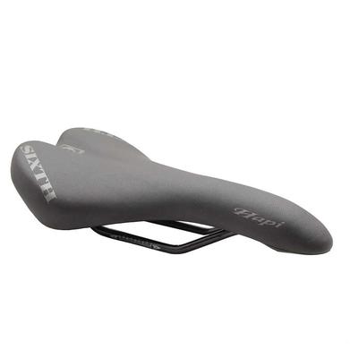 SIXTHCOMPONENTS Hapi zadel zilveren logo