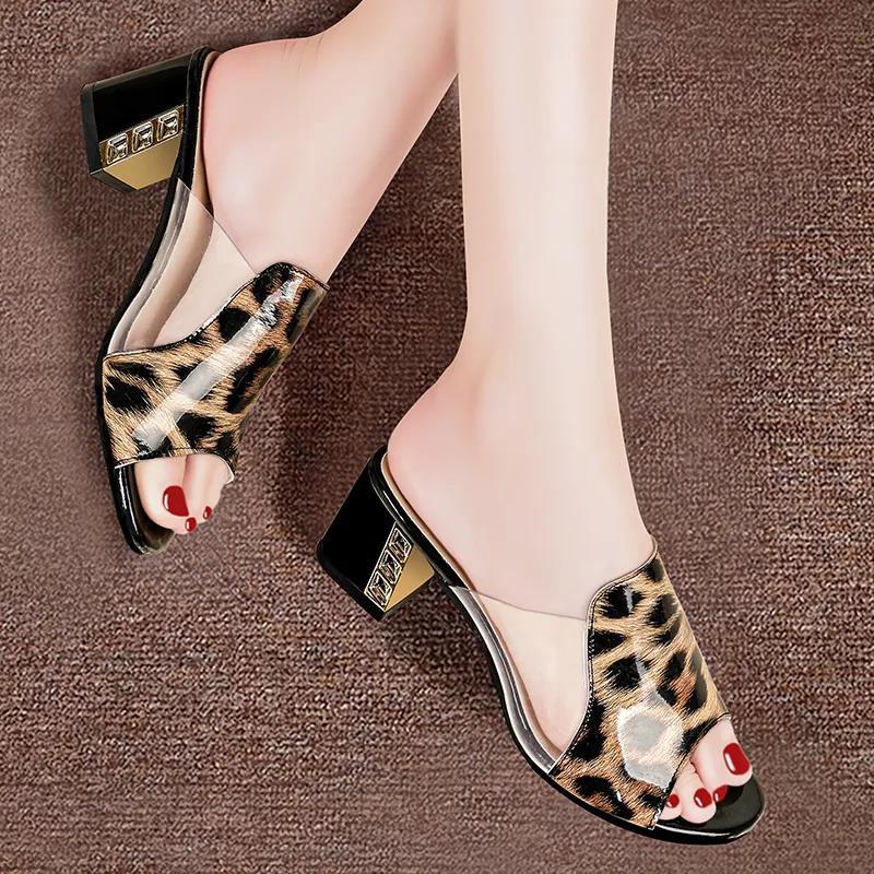 Ladies Sandals Summer Flat Middle-aged and Elderly Sandals Thick Heel Non-slip Indoor and Outdoor Slippers