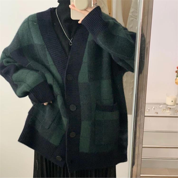 Autumn and Winter New V-neck Loose Double Pocket Fashion Plaid Knitted Cardigan Women's Retro Slim Sweater Jacket