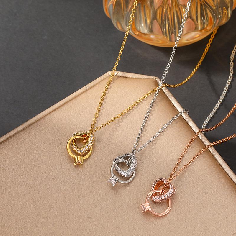 Korean-Japanese Light Luxury Rhinestone Heart Pendant Titanium Necklace - Women's Elegant Collarbone Chain, Non-Fading