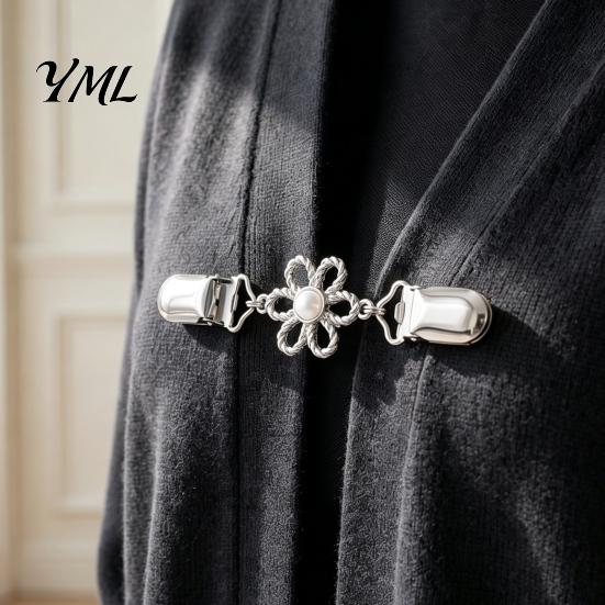 Clothing Fasteners Clip Hollow Flower Cardigan Sweater Clip, Vintage Women with Retro Shawl Brooch Faux Pearl, Cincher for Dress Pants Scarves