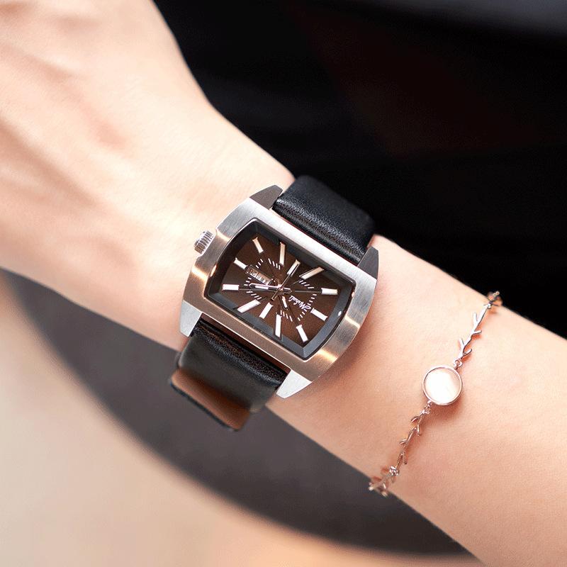 Retro Niche High-End Generous Personality Versatile Large Dial Cowhide Belt Watch Lady