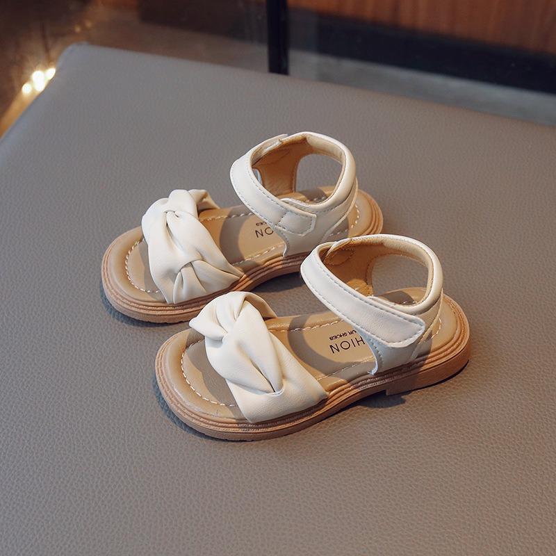 Children's Stylish Sandals for Girls Soft-Sole Non-Slip Beach Shoes for Toddlers Cute Girls Shoes Elegant Youth Shoes