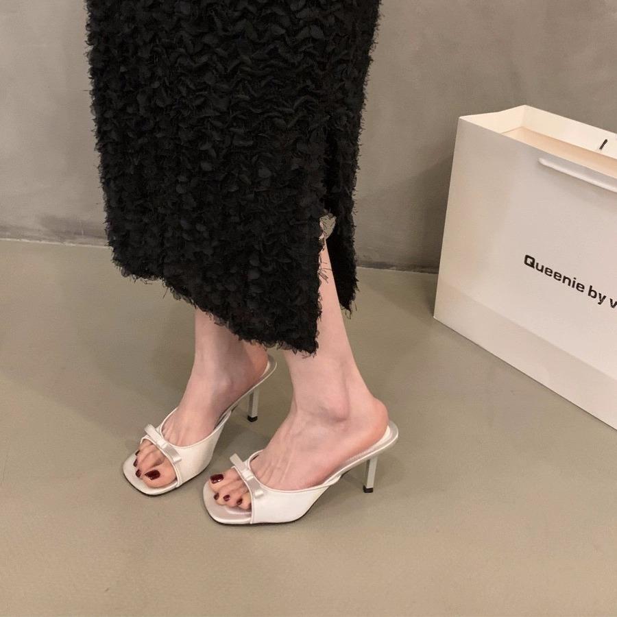 In the summer of 2025, the new square-headed fairy, bow, high-heeled slippers, thin heels, and sandals femininity.