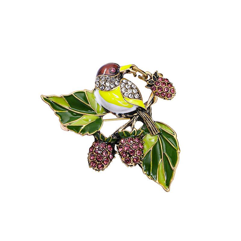 

Винтажная брошь «Сорока» для женского дизайна, клубничный корсаж, костюм, пальто, фруктовая серия, булавка