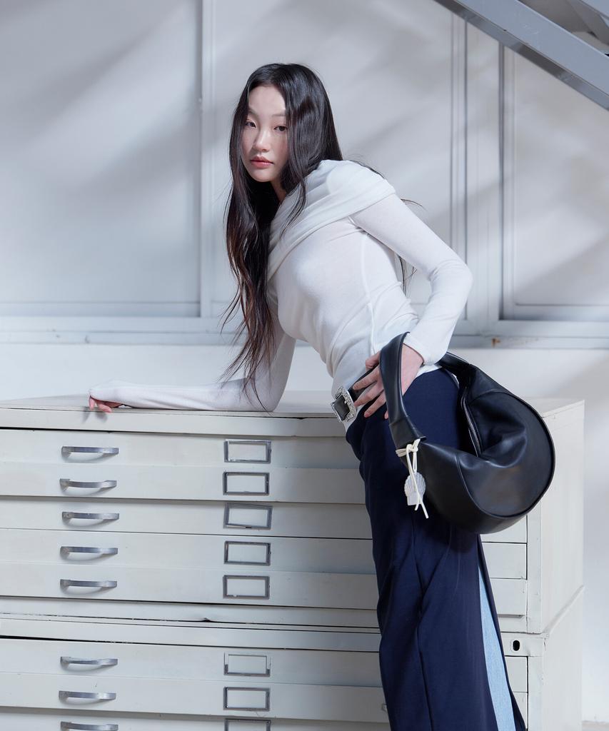 Haveawhale Fortune Hobo Bag (Bk)