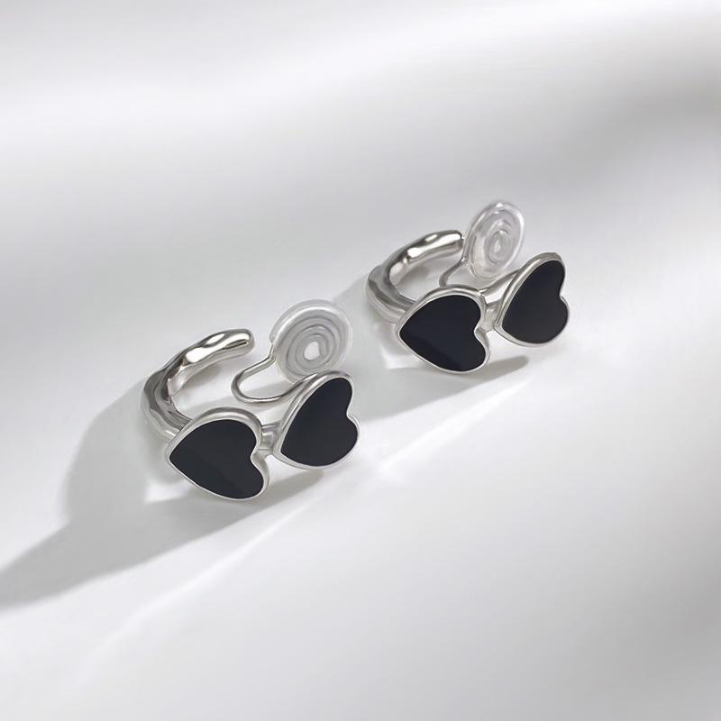 French Retro Double Heart Earrings - No Piercing Ear Clip, Niche Cool Style for Women