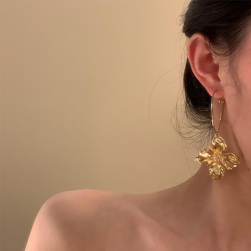 French Retro Metal Floral Tassel Earrings for Women - European & American Style