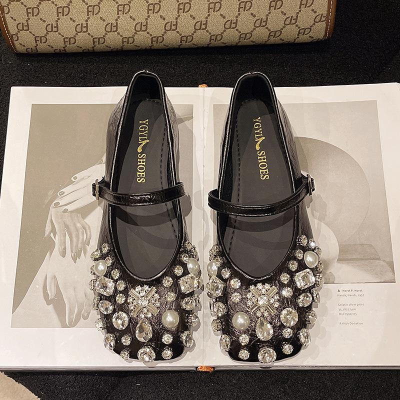 Square head flat bottom shallow mouth single shoes women's summer 2025 new fashion rhinestone pearl buckle beanie shoes women's single shoes