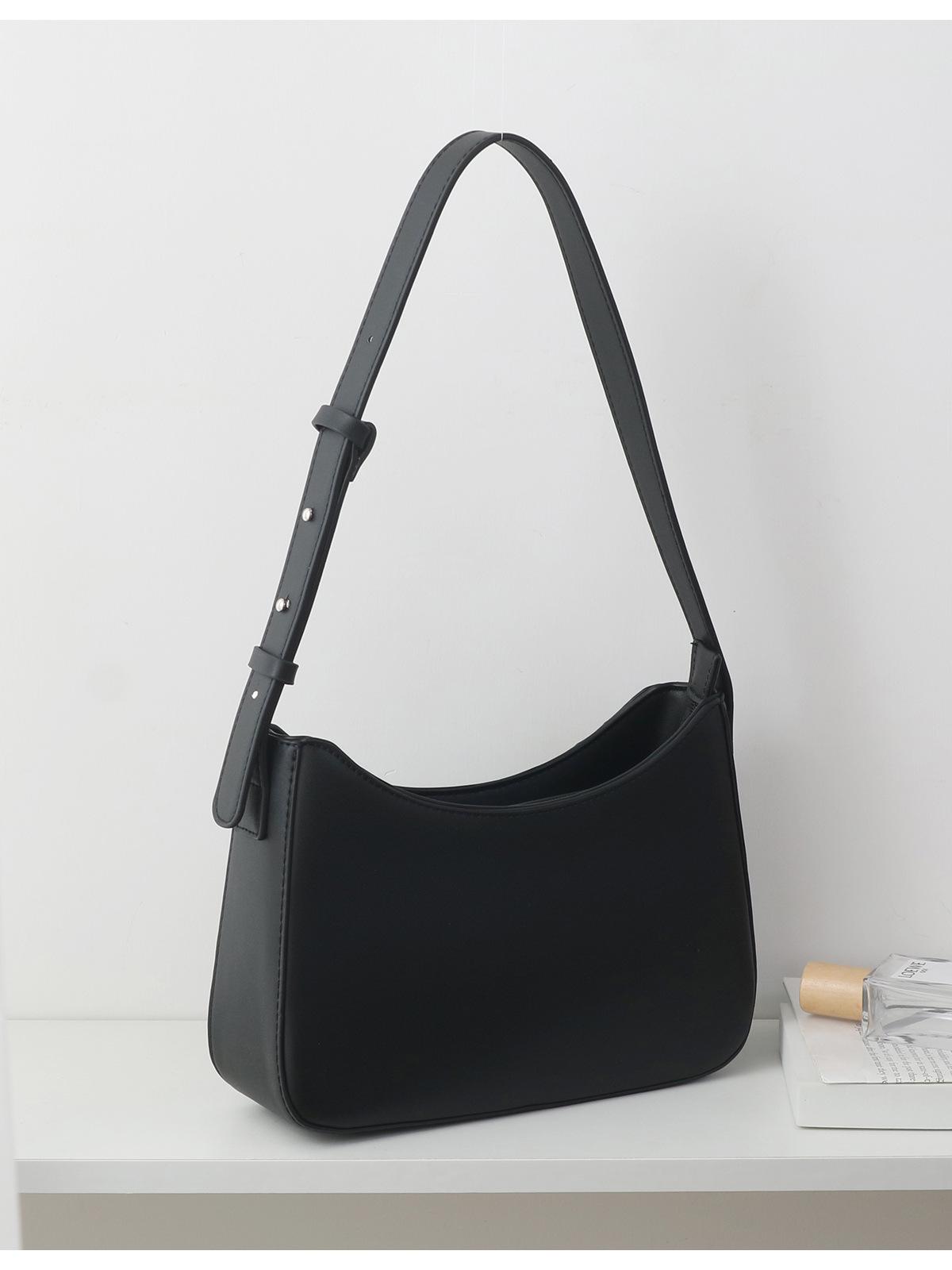 

Fashion women s bags New armpit bags Quality women s bags Shoulder bags Professional women s handbags Black versatile satchel