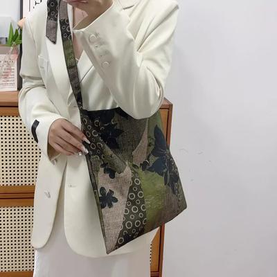 Neue Mode Vielseitige Schultertasche mit Ahornblattdruck Damen Große Kapazität Canvas-Tasche Lässige Pendler-Handtasche