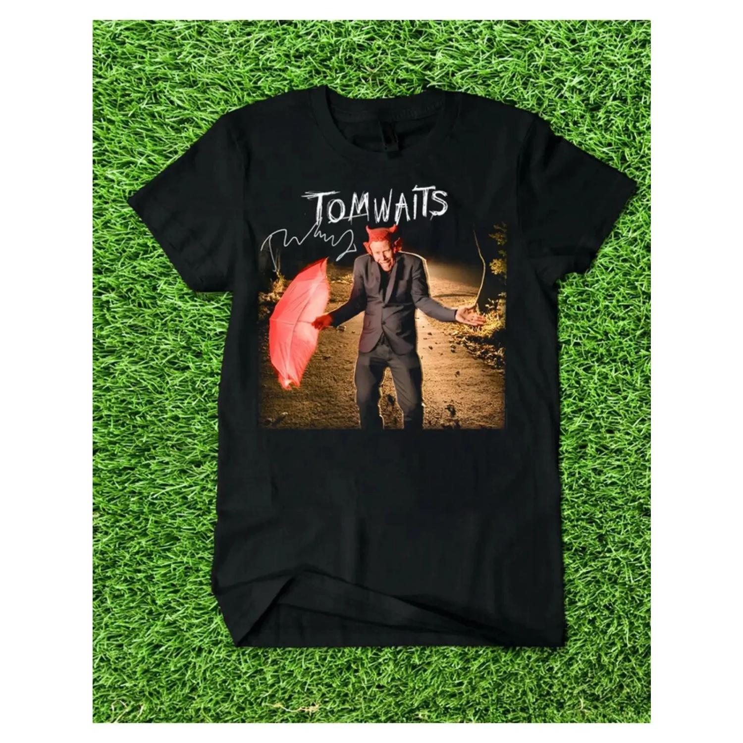 

Men s T-shirt with Tom Waite and A Red Umbrella Pattern - Perfect for Concerts, Music Festivals, and Daily Wear - Ideal Choice S чёрный