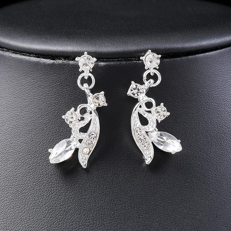 3pcs High-end Droplet Shaped Crystal Inlaid Necklace and Earring Set Simple and Durable Bridal Wedding Dress Accessories
