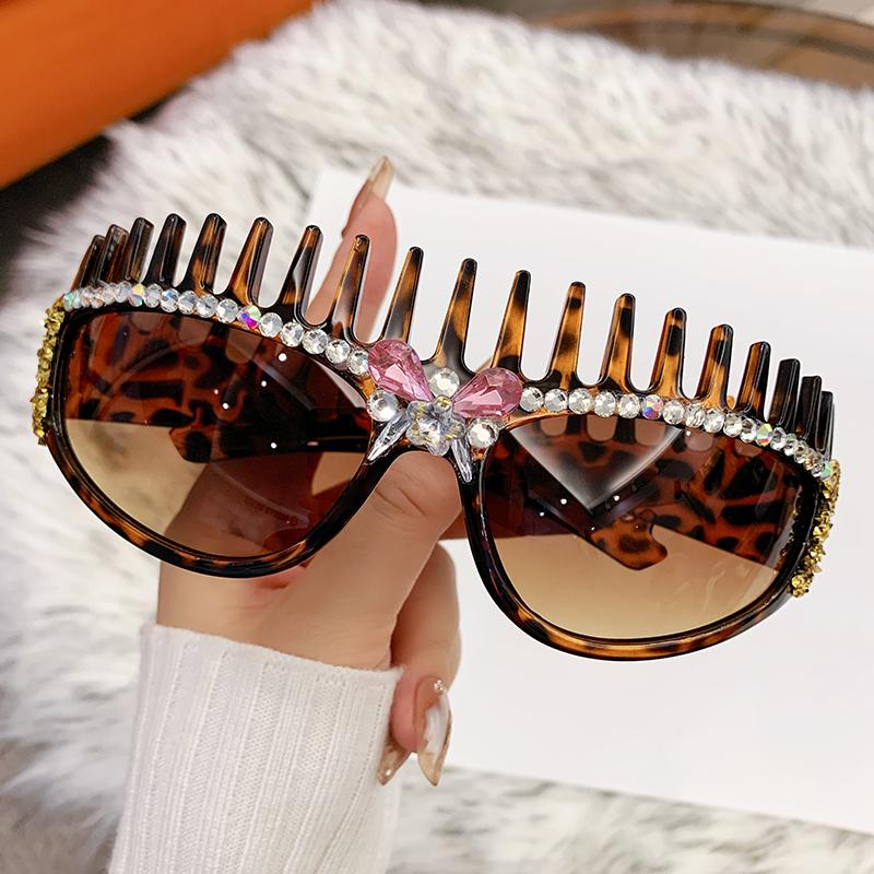 

2025 Full Diamond Fashion Sunglasses Protection Trendy Sun Glasses for Women Men, Summer Stylish Oversized Shades for Outfit