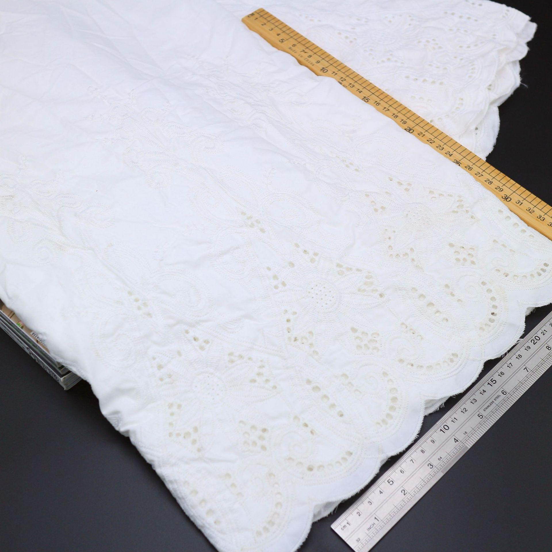 New Plain Weave Tencel Fabric Hollow Embroidery Fabric, Water-Soluble Dress Pendulum Lace Embroidery Fabric