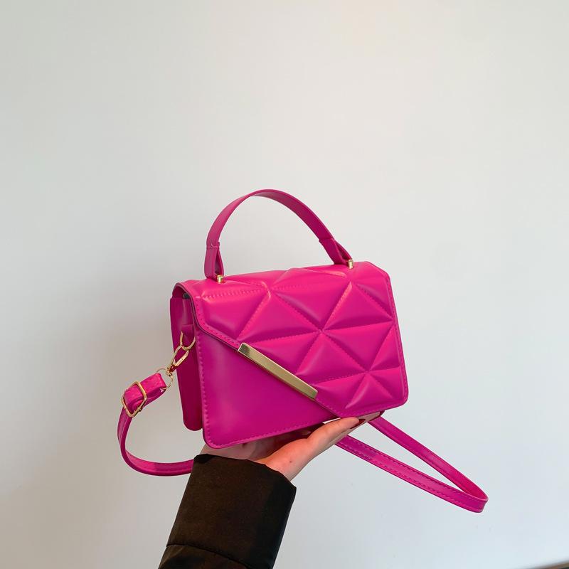 

Сумка ромб жіноча 2024 весна нова мода ретро тиснена ланцюжок маленька квадратна сумка жіноча на плече сумка-месенджер рожевий червоний колір