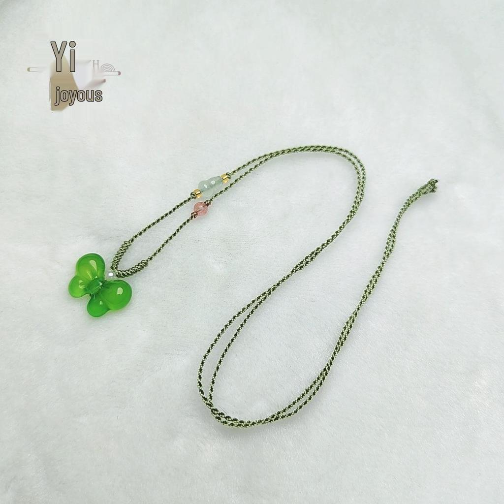 Natural Chalcedony Butterfly Pendant Necklace - Exquisite Craftsmanship, Translucent Horse Material, Agate Clavicle Chain, Love Flower Design.