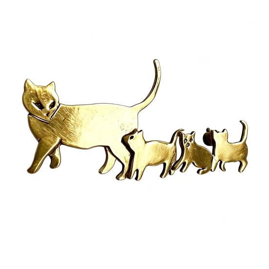 

Cute Cat Family Brooch Cat Mom And Kittens Lapel Pin Stylish Animal Pin Outfit Accessory Gift for Cat Lovers Wife Girlfriend золотистий