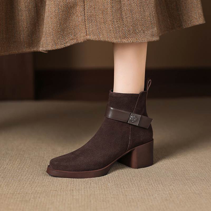 Krazing Pot Cow Suede Nubuck Round Toe Chunky Heels Chelsea Boots Size 43 Zipper Metal Flowers Women Platform Ankle Boots
