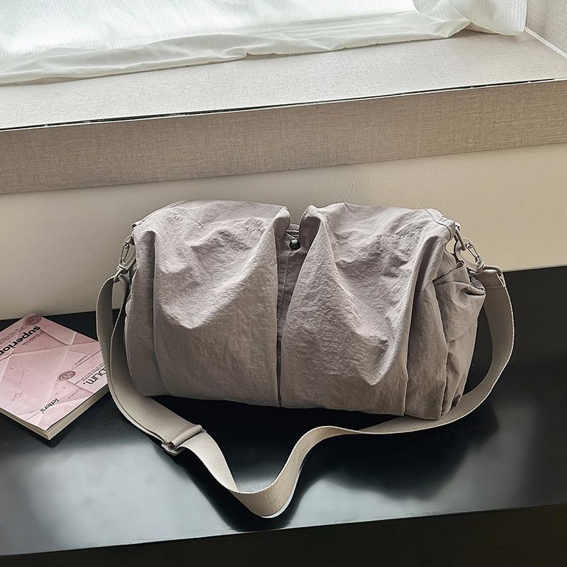 

One shoulder tote bag women s large capacity multi-pocket diagonal span handbag washed wrinkled casual female mommy travel bag серый