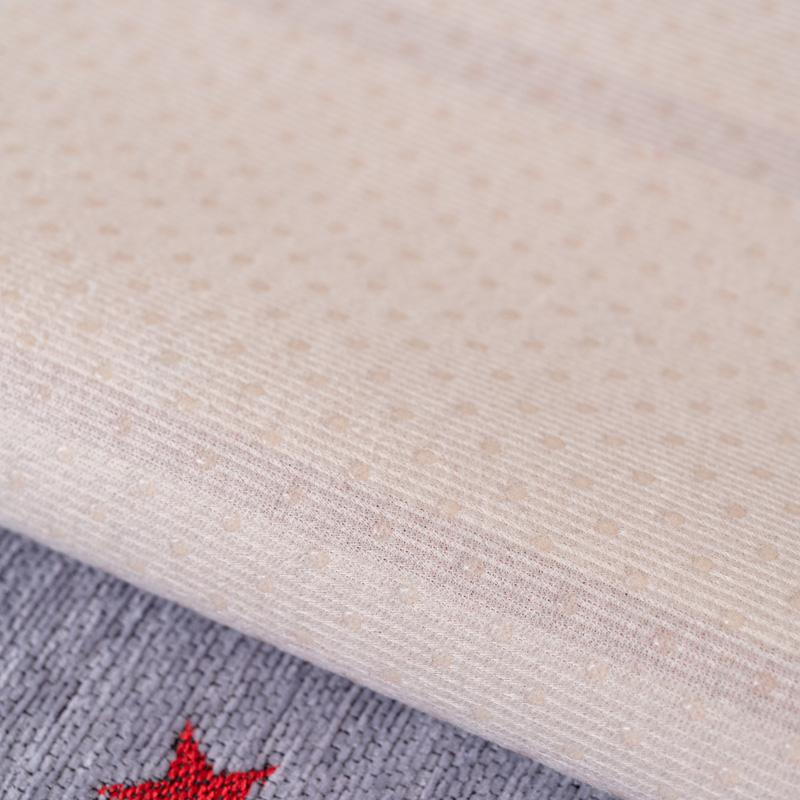 Pokrowiec na sofę w stylu świątecznym Tkanina antypoślizgowa Czerwony świąteczny pokrowiec na sofę Odpowiedni na wszystkie pory roku Można prać w pralce i nie deformuje się