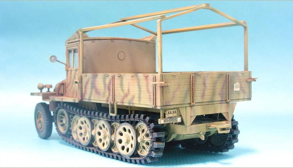 AFV Club 1/35 Sdkfz.11 3-Ton Half-Late Model Wooden Cabin Plastic Model