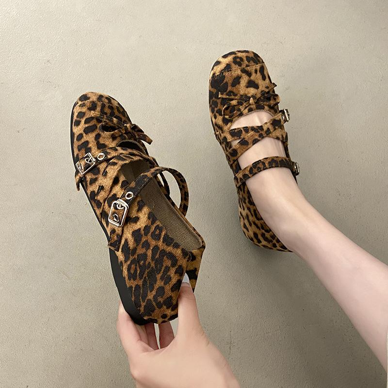 Retro Square Head Mary Jane Women's Shoes Versatile Trend Flat Heel Casual Single Shoes Women's Shoes 2025 Autumn New Single Shoes